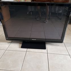 Televisor Panasonic De 40 Pulgadas En Excelentes Condiones  No Le Falla Nada 