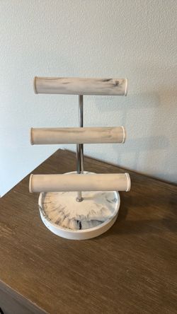 Jewelry stand/organizer