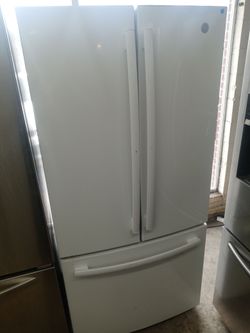 GE 33" white french door refrigerator - Free delivery
