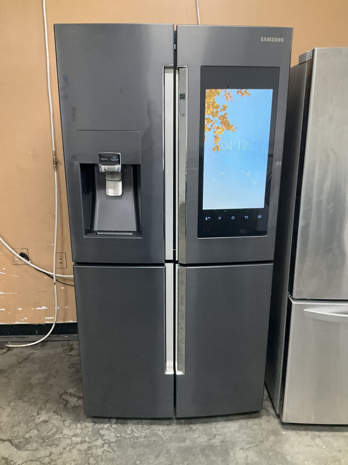 Refrigerator Brand Samsung Whit Tablet