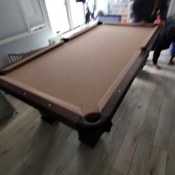 Pool Table 8'