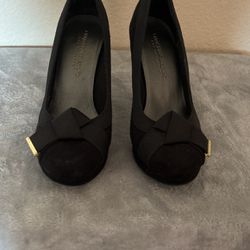 Christian Siriano Black 4" Heels, Size 6