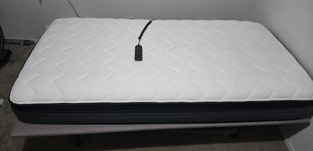 Sit N Sleep Adjustable Bed W/9.5 Foam Matt