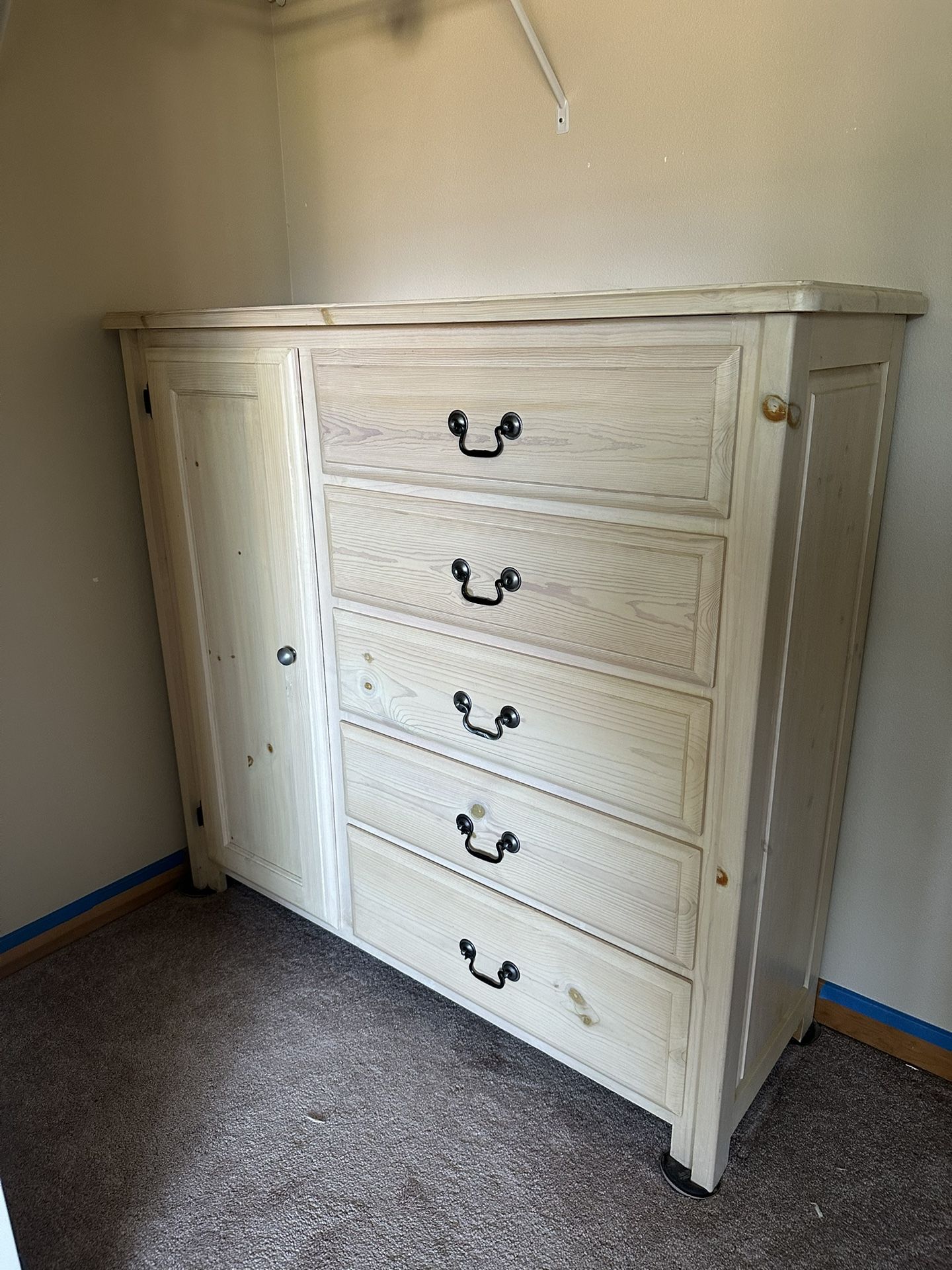 6 Dresser