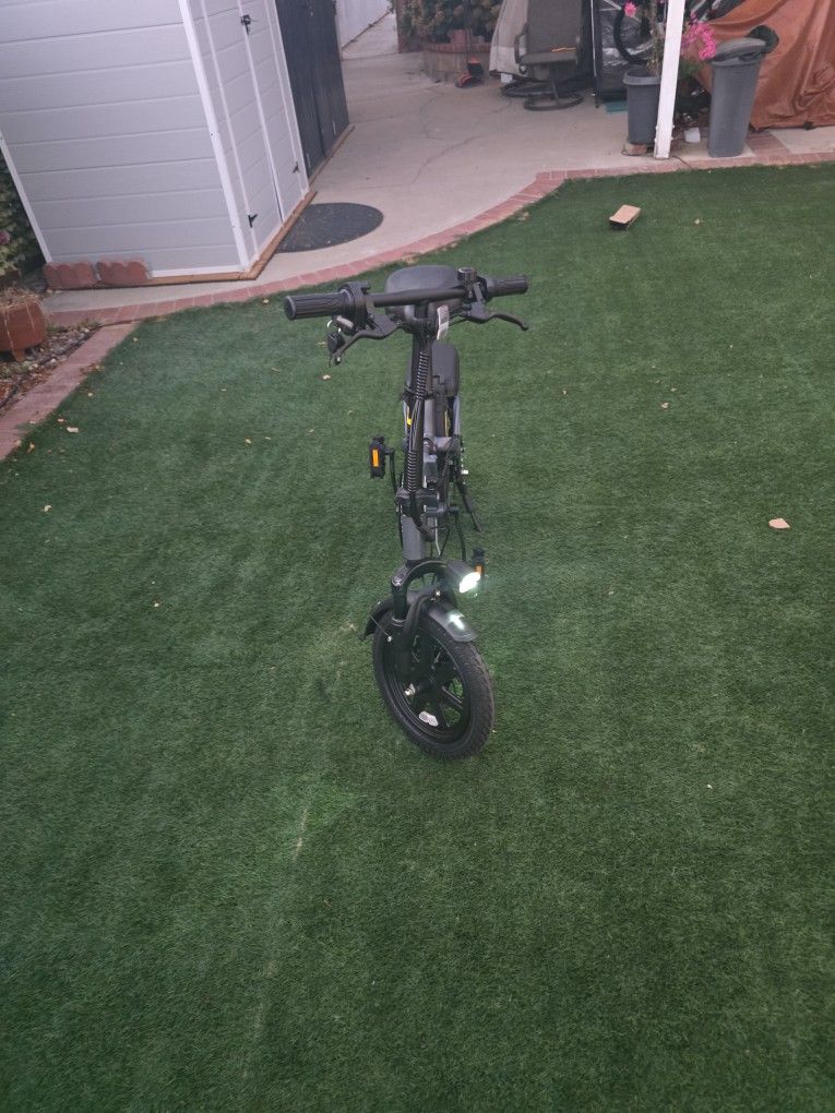 14" Folding Electric Bike, 500W Peak Motor, 48V 375Wh Removable Battery, 20 MPH