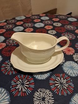 Mikasa French Countryside Gravy Boat with Dish - Vintage