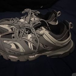 Balenciga tracks
