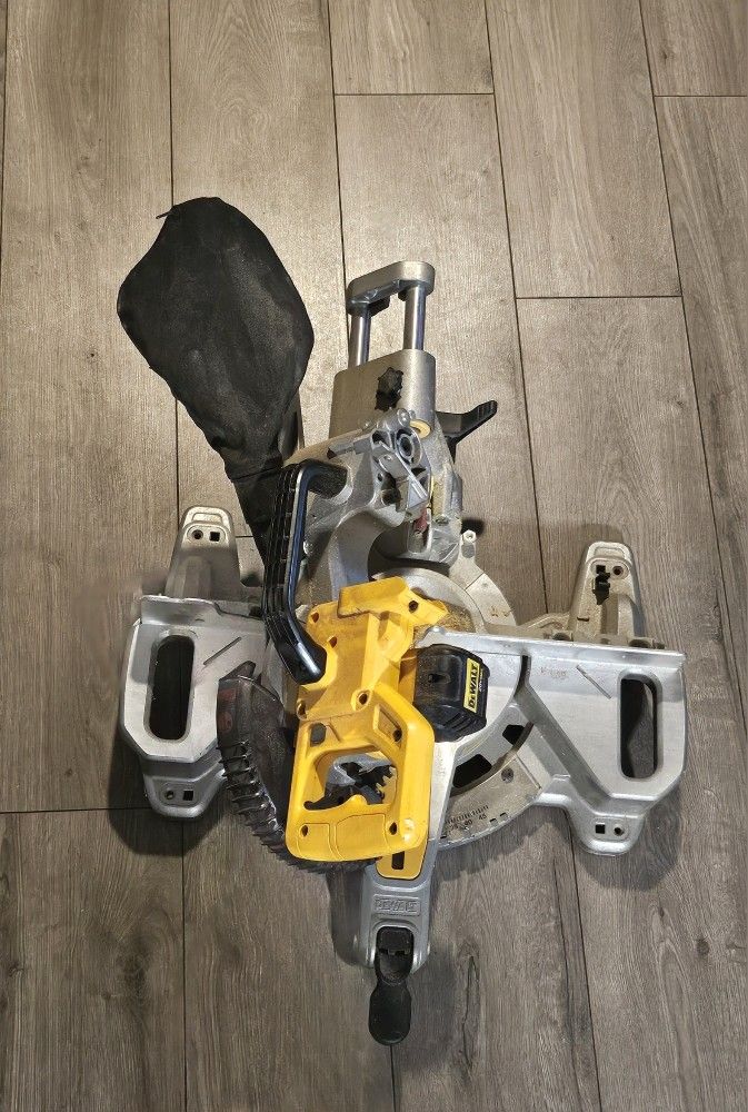 DeWalt 20v Slide Saw