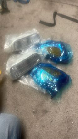 2001 Up To 2004 Toyota Tacoma Parking Lights The Ones On The Corner And The Ones In The Middle