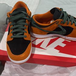Nike Dunk Low 