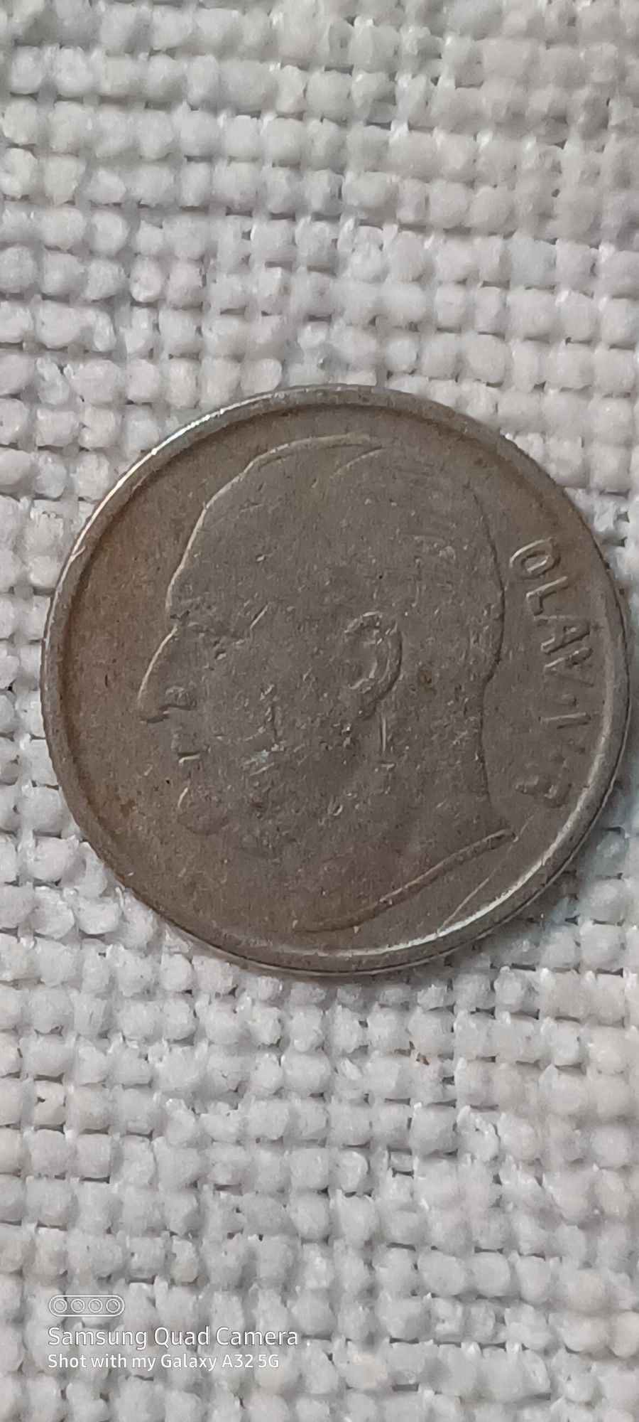 Norway 1961 Olav 5th 1 1961 krone copper-nickel 25mm circulated coin...