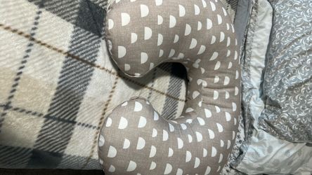 Nursing Pillow $10 Obo