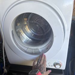 Comfee Compact Dryer 