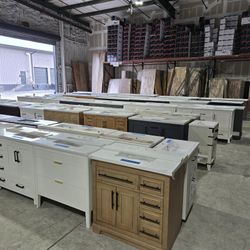 ‼️ Blowout sale ‼️ ❕we guarantee everything we sell is less than anywhere else ❕🤙 40% - 80% off 😉  