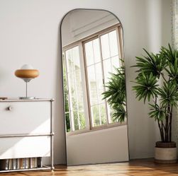 U-Shaped Long mirror