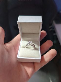 WOMEN'S SIZE 7 RING 50 OBOB