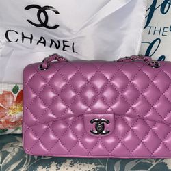 Woman Shoulders Purse 
