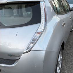 Electric Nissan Leaf 