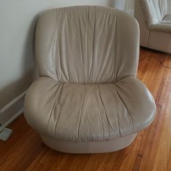 swirvel leather chairs