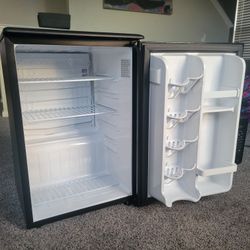 Danby 2.6 Cubic Ft Mini Fridge