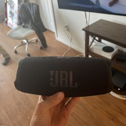 JBL Charge 5