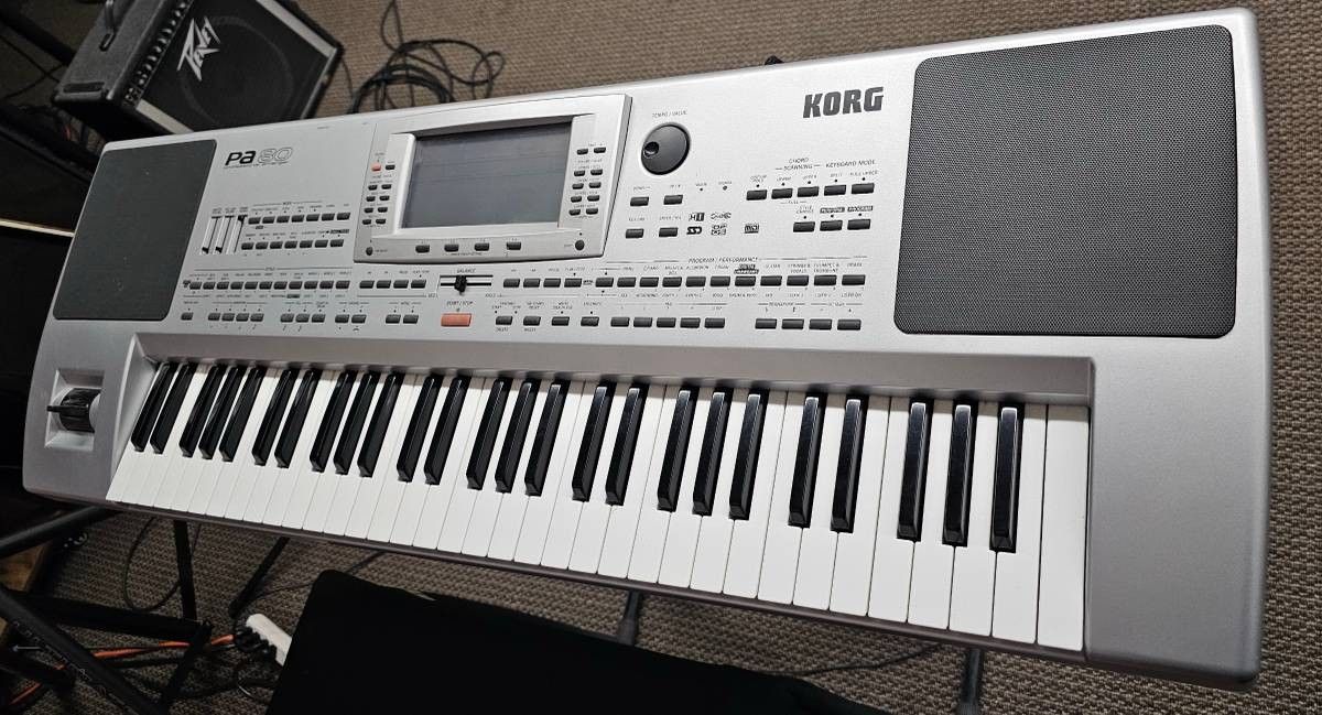 Korg PA80 -Arranger Keyboard-

