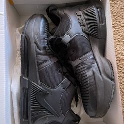 LeBron Basketball Shoes Size 5.5