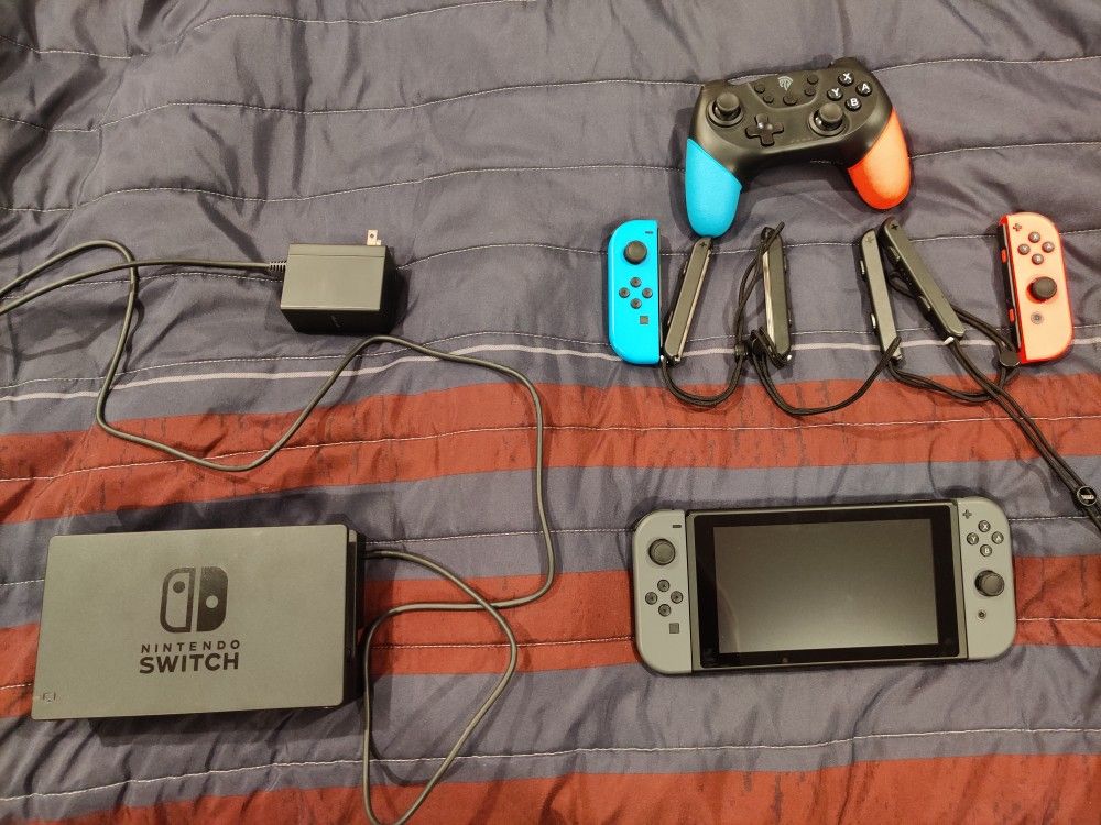 Nintendo Switch v2 + Controllers