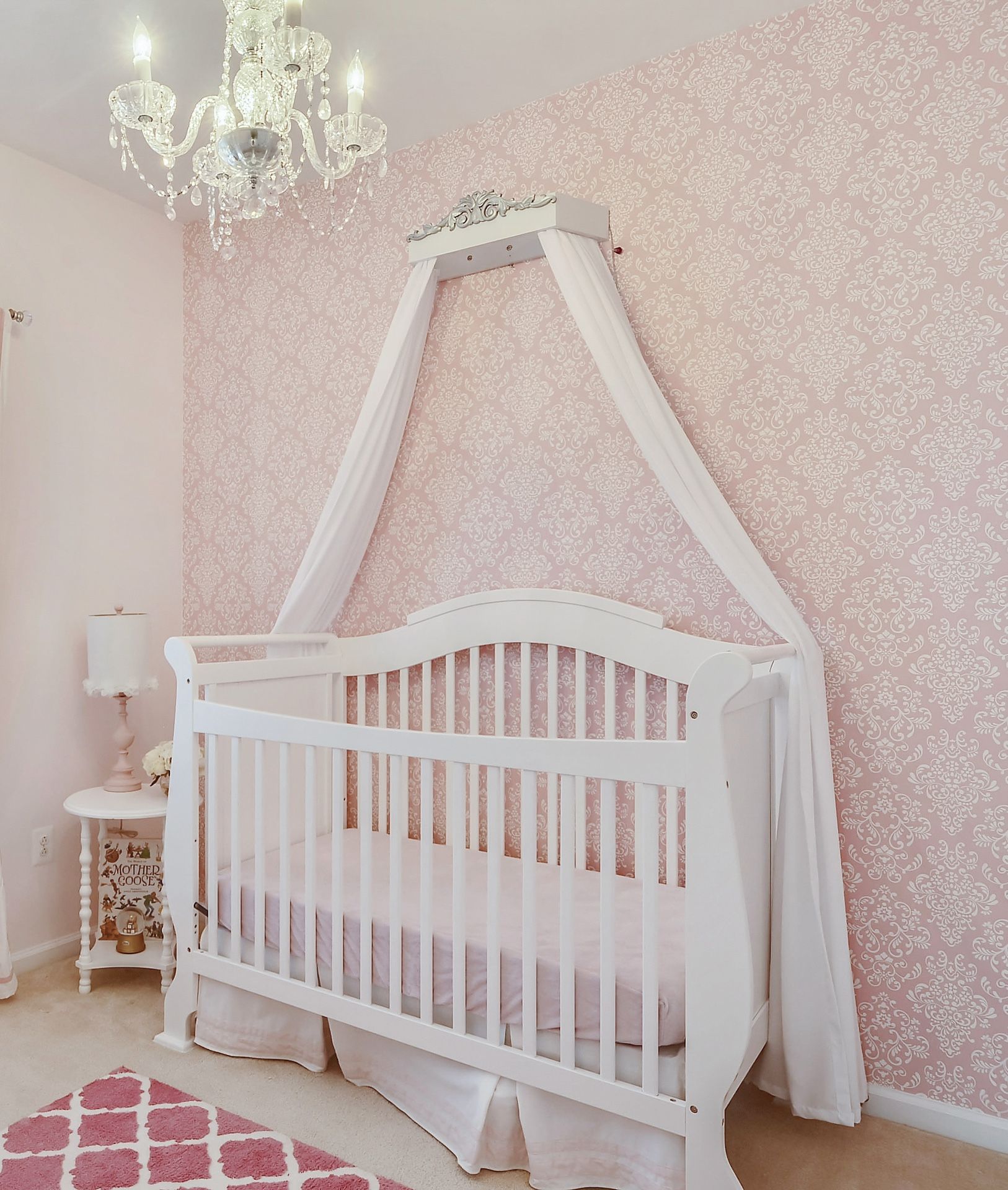 Valentina 4 - in 1 Convertible Crib