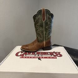 Women’s Boots Size 8