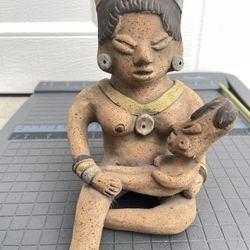 Hand Craft Woman Mother Nursing Child Clay Figurne statue primitive fertility GW