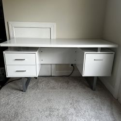 $150 - Sturdy White Office Desk