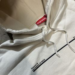 Supreme hoodie