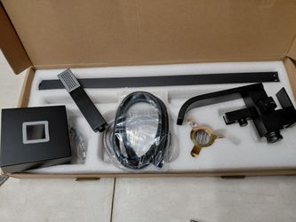 Aklfgn Freestanding Floor Mount Bathtub Filler Faucet With Handsprayer In Matte Black