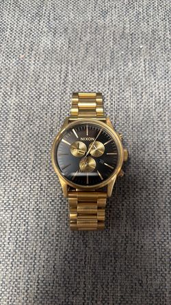 Nixon Sentry Chrono in All Gold / Black (Model: A386-510).