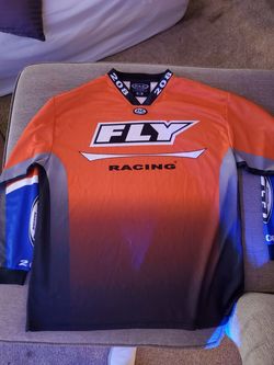 Fly racing