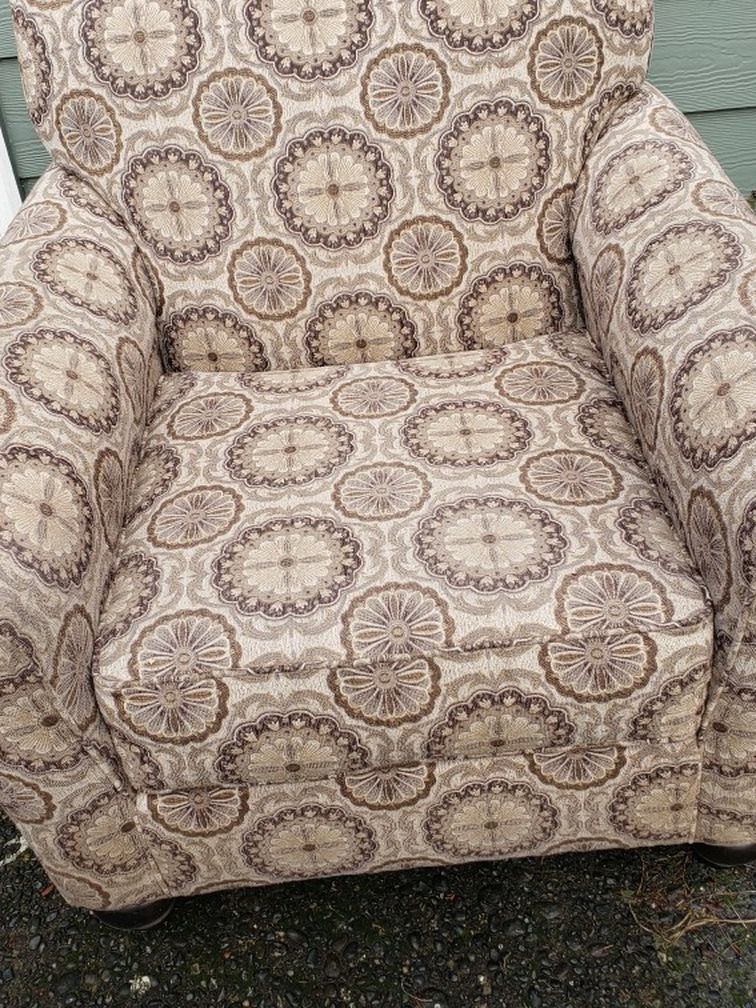 Accent Chair In Great Condition