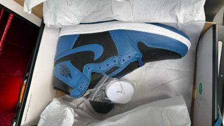 Retro OG Dark Blue Marina Jordan 1’s size 11