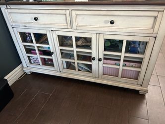 Storage cabinet