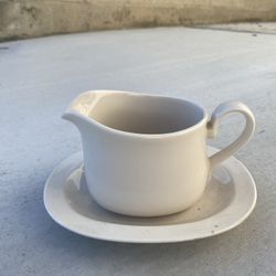 Gravy Boat W/Saucer