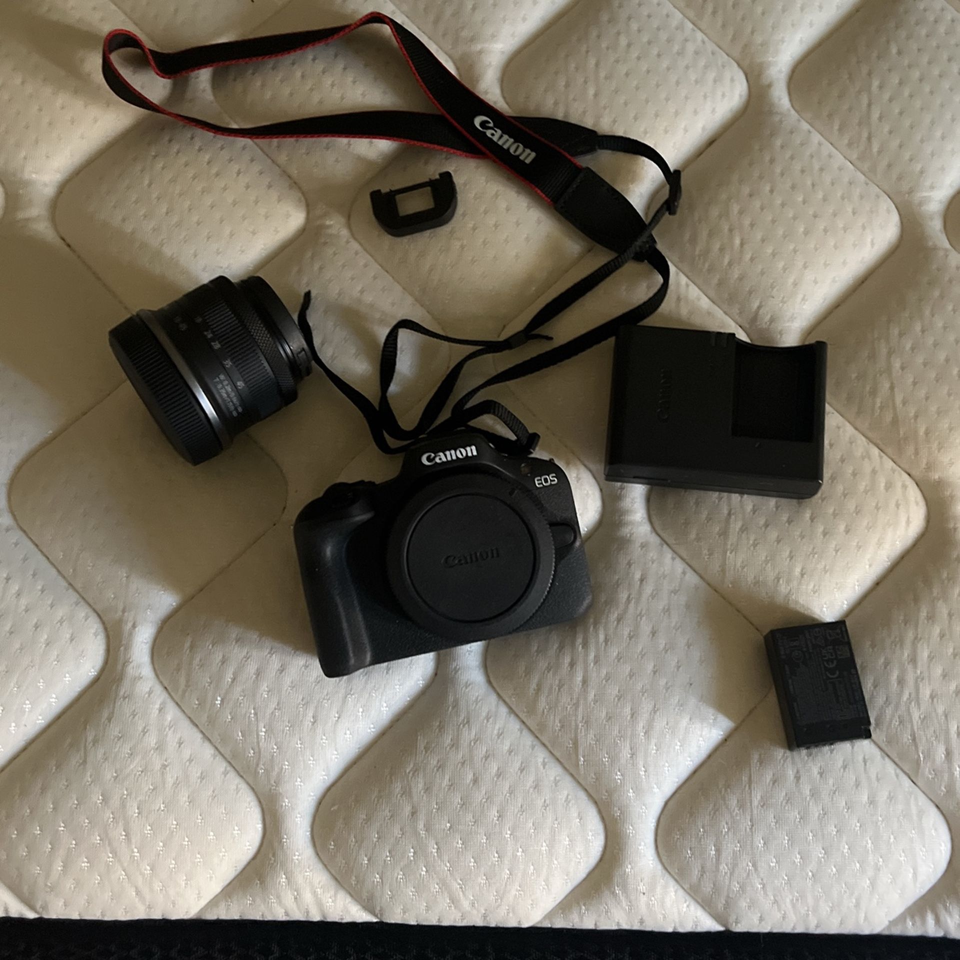 Canon Eos R100