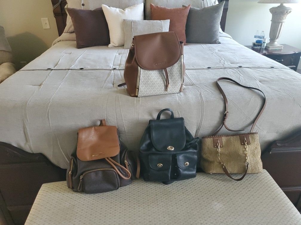 🔥 Michael Kors Purses 🔥
