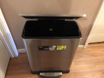 EKO 13-gallon Neo Cube Stainless Steel Trash Can