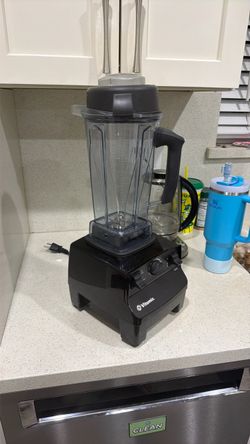 Vitamix blender for sale with 64oz jug