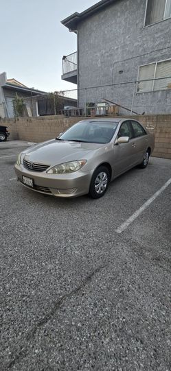 Se vende carro toyota camry 2006 120 mil millas titulo limpio