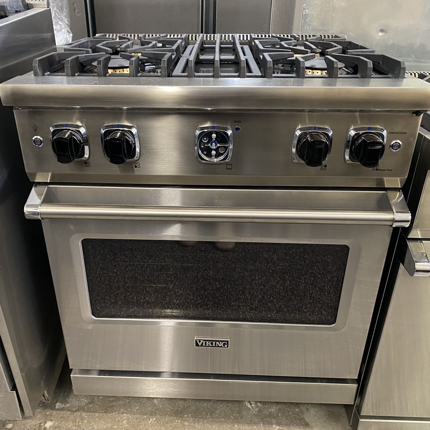 30” VIKING 5 SERIES GAS STOVE 