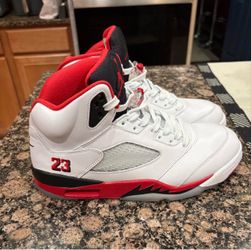 Jordan 5 fire red 2025