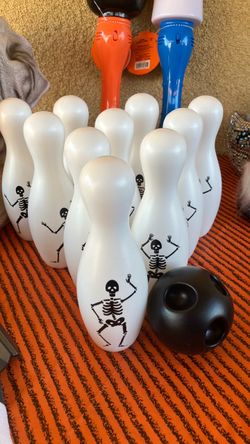 Halloween Skeleton Bowling Pin Set