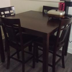 Mahogany Wood Dining Set With 4 Chairs 