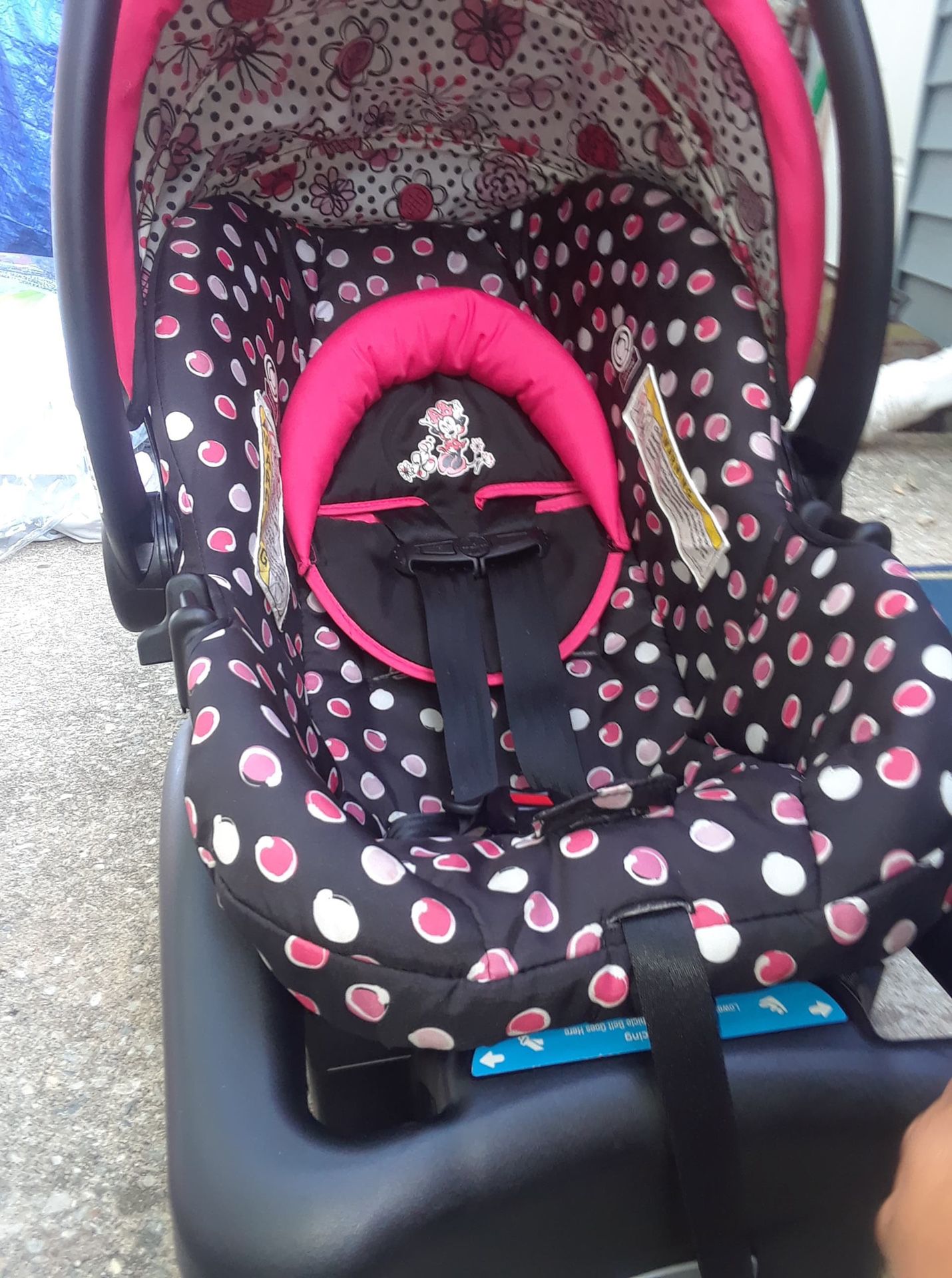 Minnie Mouse car seat